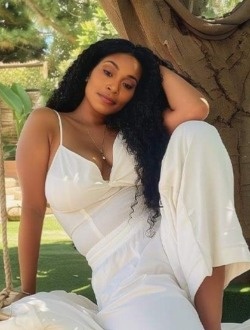 Chantal's profile, a single 39-year-old a woman in Dougako