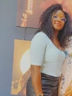 Perfil de Odile, una mujer soltero(a) de 36 años en Al Manara