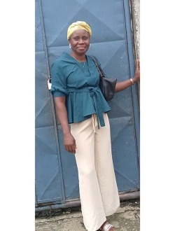Essongo Esther's profile, a single 40-year-old a woman in Douala