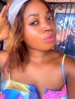 Flora's profile, a single 25-year-old a woman in Yaoundé