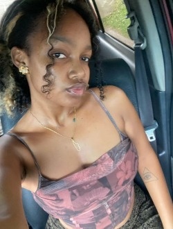 Shanie's profile, a single 23-year-old a woman in Sambava