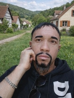 Khan's profile, a single 46-year-old a man in Abadjin-Doumé