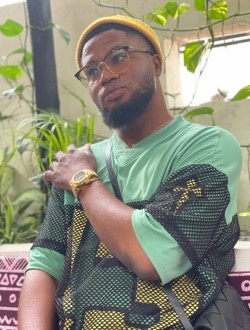 Chlares's profile, a single 31-year-old a man in Lomé