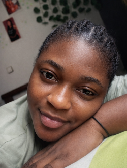 Lou's profile, a single 30-year-old a woman in Douala