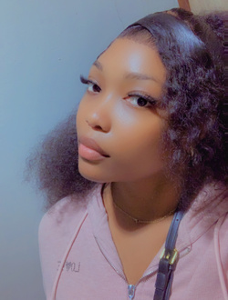 Carine's profile, a single 26-year-old a woman in Dschang