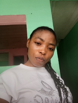 Monique's profile, a single 32-year-old a woman in Douala