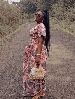 Julie ♥️'s profile, a single 24-year-old a woman in Douala