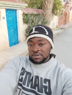 Donald's profile, a single 37-year-old a man in Ariana Nord