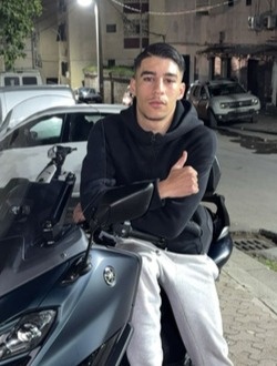 Massi's profile, a single 28-year-old a man in 'Aïn Beïda