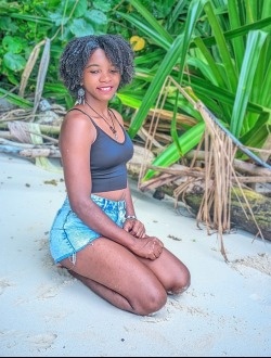 Zita's profile, a single 29-year-old a woman in Sainte-Marie