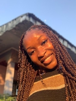 Chloé's profile, a single 22-year-old a woman in Douala