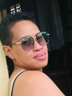 Rojo's profile, a single 37-year-old a woman in 1ER Arrondissement