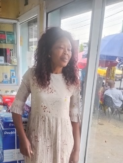 Lune's profile, a single 49-year-old a woman in Douala