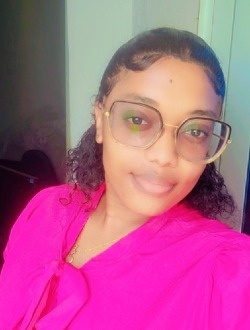 Emmanuelle Victoire's profile, a single 28-year-old a woman in Yaoundé