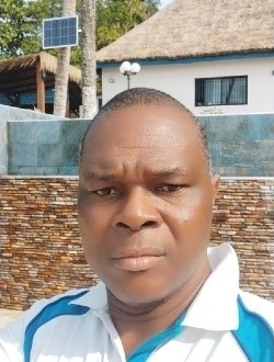 Elvis's profile, a single 50-year-old a man in Abidjan