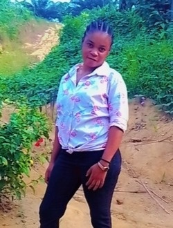 Vanessa's profile, a single 29-year-old a woman in Douala