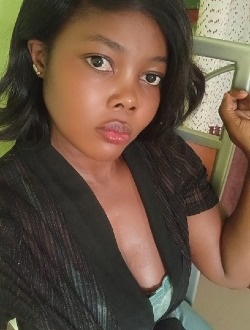 Mady's profile, a single 34-year-old a woman in Bertoua