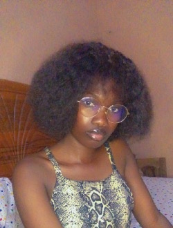 Fat's profile, a single 28-year-old a woman in Dakar-Marine