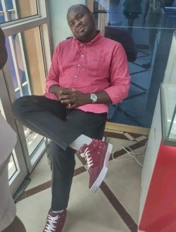 Delain's profile, a single 42-year-old a man in Pointe-Noire