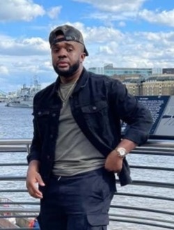 Darin's profile, a single 34-year-old a man in Lomé