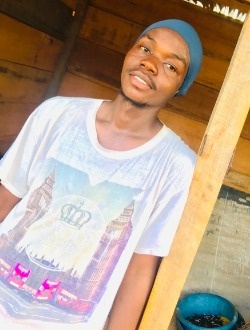 Melo's profile, a single 22-year-old a man in Bangui