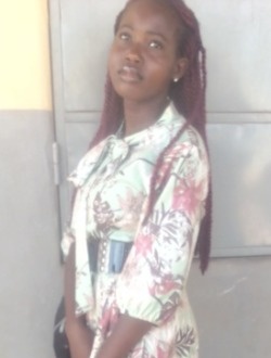 Laura's profile, a single 19-year-old a woman in Dapaong