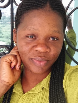 Berenice's profile, a single 33-year-old a woman in Akométam