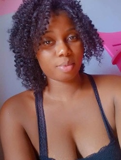 Tania's profile, a single 29-year-old a woman in Douala