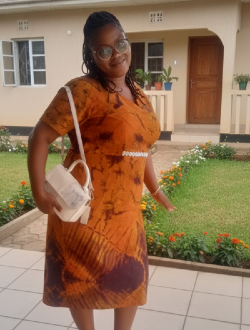 Sintia's profile, a single 33-year-old a woman in Man