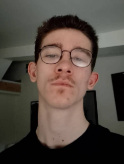 Angelo's profile, a single 19-year-old a man in Saint-Brieuc