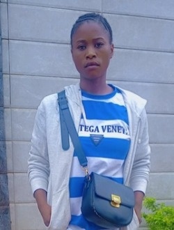 Dollar's profile, a single 26-year-old a woman in Douala