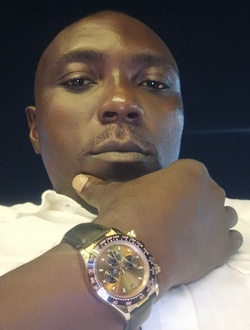 Simon's profile, a single 41-year-old a man in Logpom