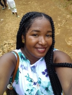 Razanatsiry's profile, a single 28-year-old a woman in Toamasina