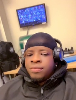 Jonas's profile, a single 27-year-old a man in Aubervilliers