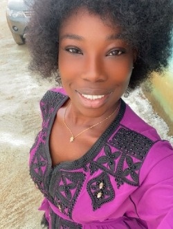 Corinne's profile, a single 28-year-old a woman in Paris Léona