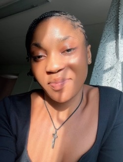 Perfil de Simone, una mujer soltero(a) de 24 años en Moscou