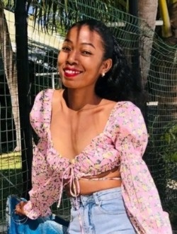 Nadine's profile, a single 29-year-old a woman in Aborano