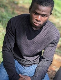 Chris Laden's profile, a single 22-year-old a man in Adido Gomé