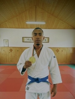 Randri's profile, a single 29-year-old a man in Antananarivo