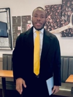 Junias's profile, a single 29-year-old a man in London