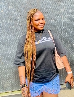 Lillian's profile, a single 30-year-old a woman in London