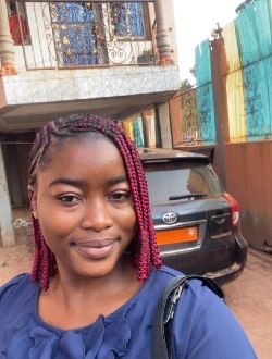 Leslie's profile, a single 20-year-old a woman in Yaoundé