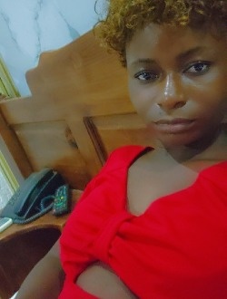 Angèle's profile, a single 25-year-old a woman in Lomé