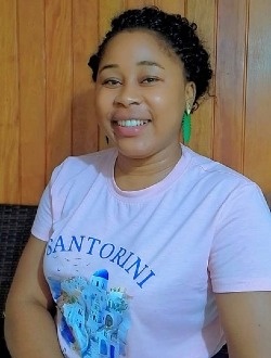 Chloé's profile, a single 33-year-old a woman in Yaoundé