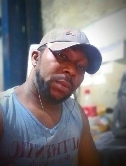 Claude's profile, a single 40-year-old a man in Douala