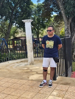 Josué's profile, a single 35-year-old a man in Alajuela