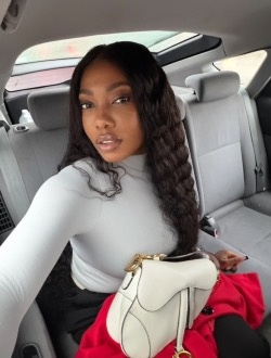 Ornella's profile, a single 28-year-old a woman in Paris