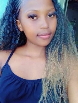 Thando's profile, a single 23-year-old a woman in Bergville