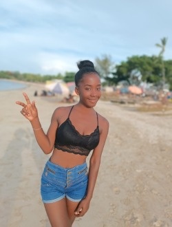 Mboty's profile, a single 21-year-old a woman in Toamasina
