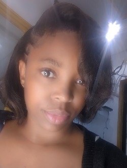 Michelle's profile, a single 27-year-old a woman in Abou